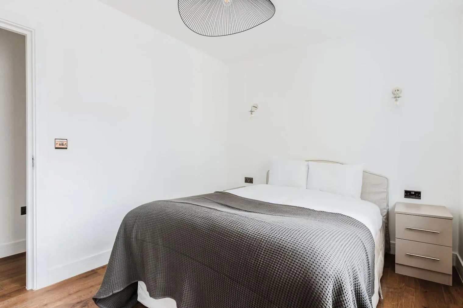 Blueground Whitechapel Balcony Nr Shops Bars Lon-569 Apartment London