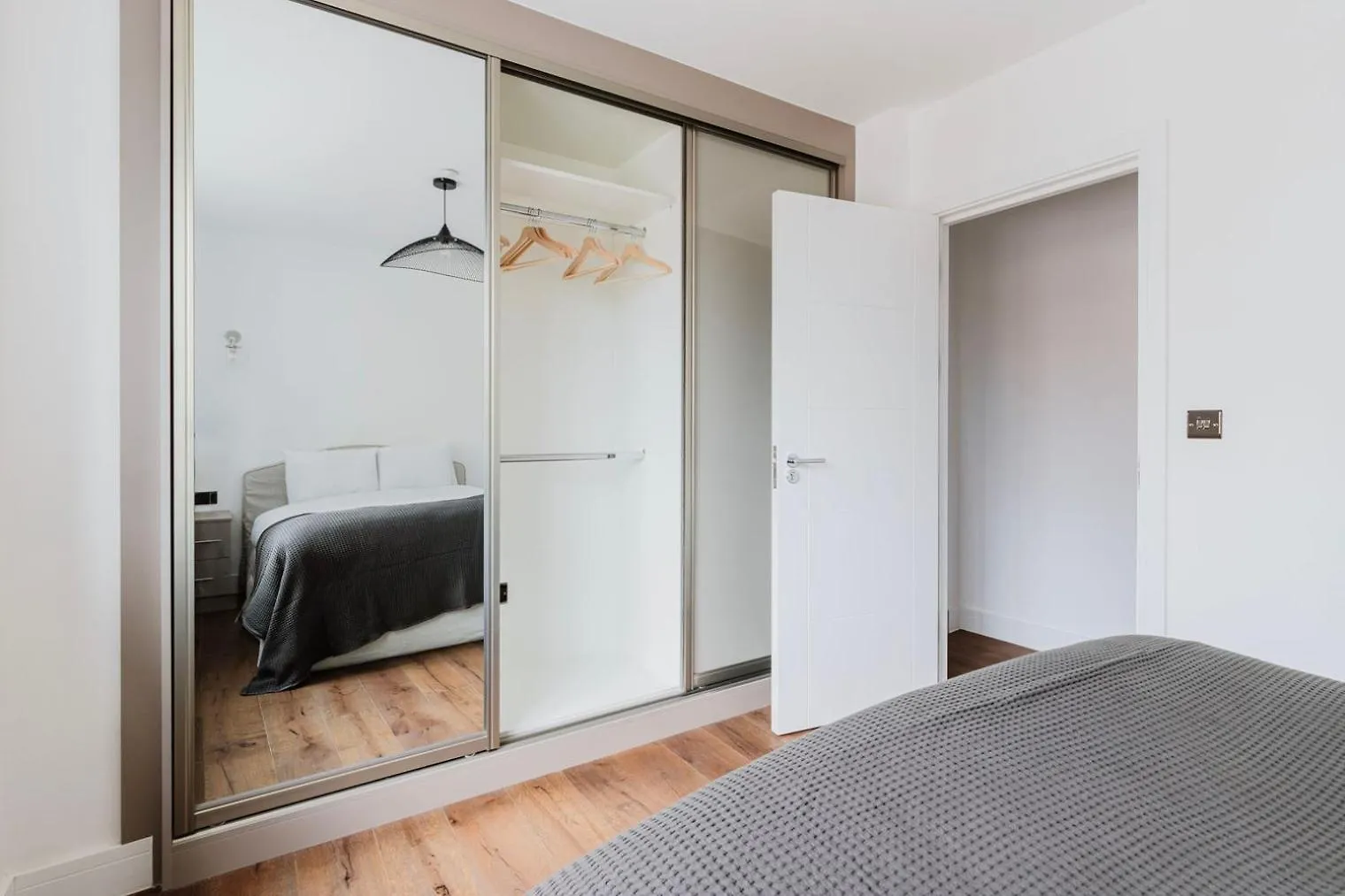 Blueground Whitechapel Balcony Nr Shops Bars Lon-569 Apartment London